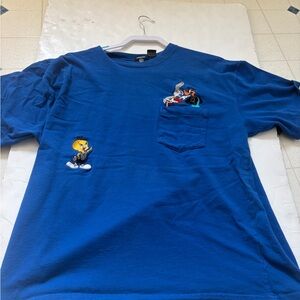 Vintage embroidered Warner Bros store . Blue Cartoon Character Tee looney large